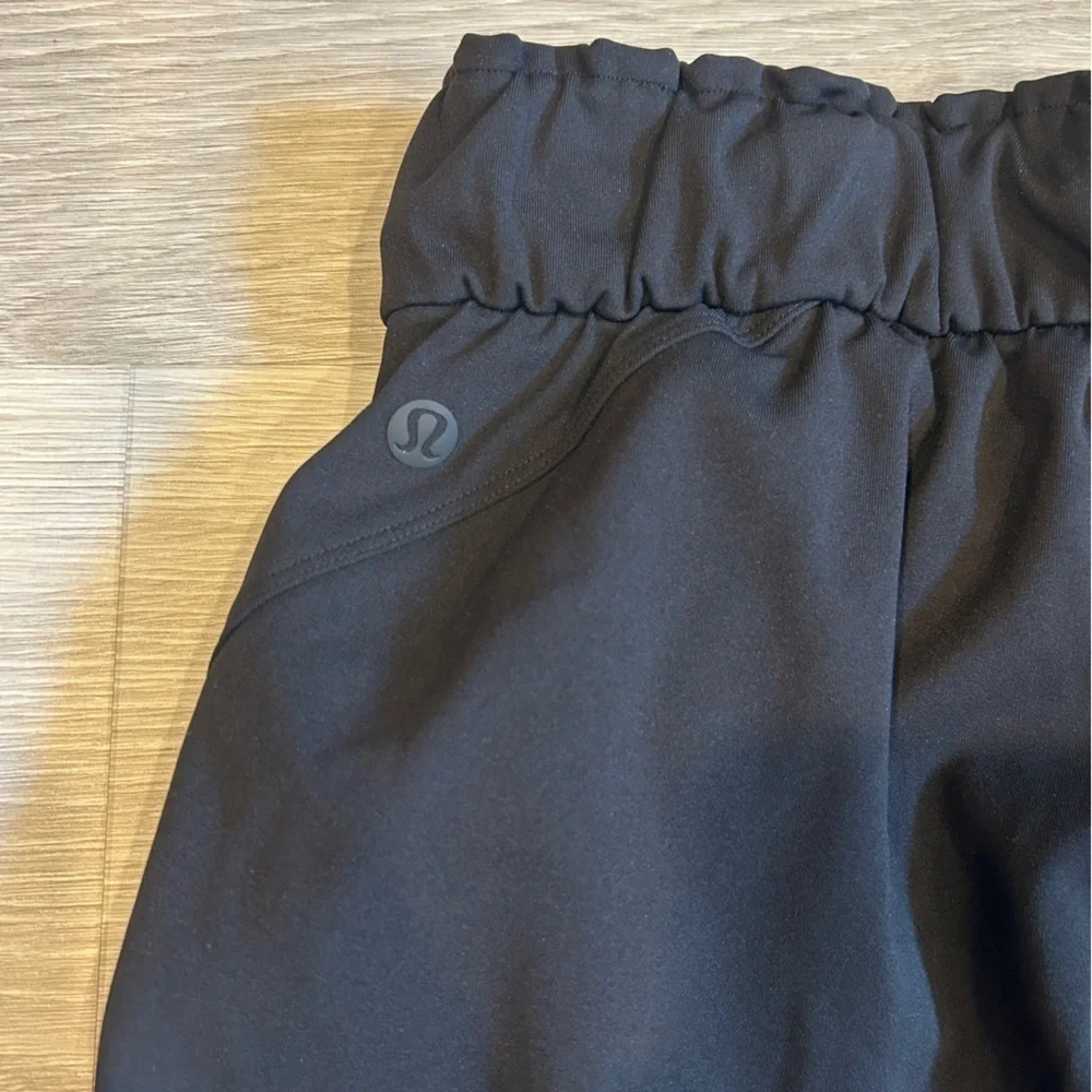 Lululemon Women’s Black Stretch High-Rise Pant 7/8 Length - 4